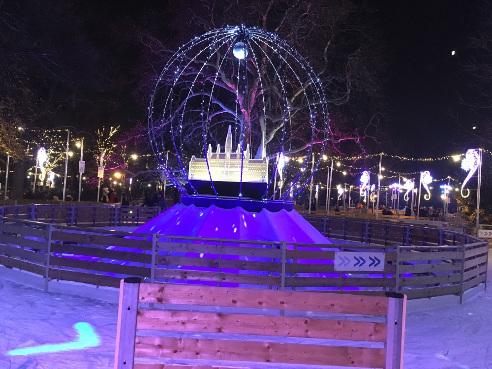 Wiener Eistraum 2018 City Hall Snow Globe by night